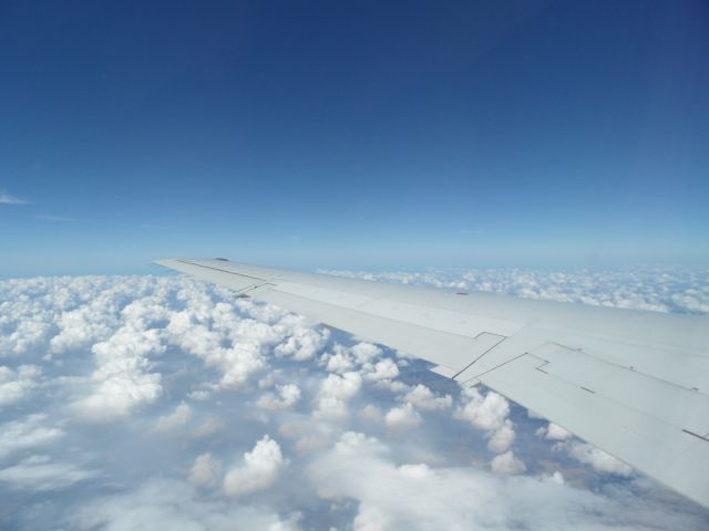 Embraer ERJ-145 (N677AE) - Over Kentucky on my way back to Indy after a fun trip to Miami!