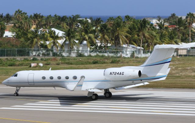 Gulfstream Aerospace Gulfstream G650 (N724AG) - N724AG departing St Maarten.