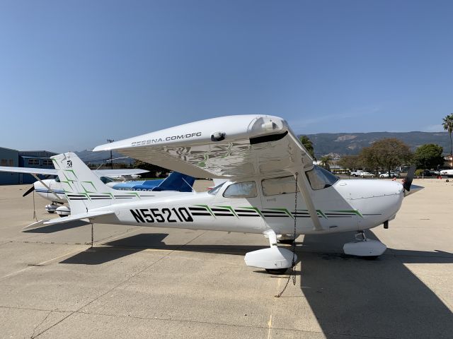 Cessna Skyhawk (N5521Q)