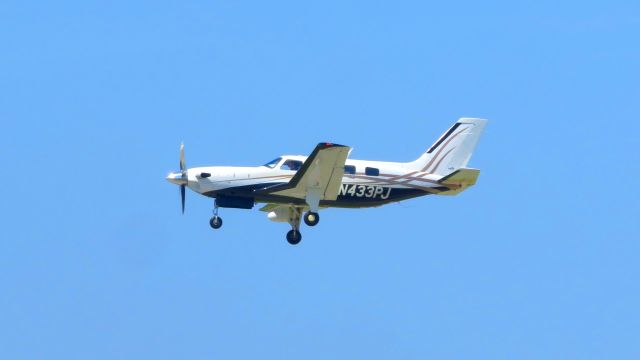 Piper Malibu Mirage (N433PJ) - Thought it was a Socata TBM at first until I looked at the radar