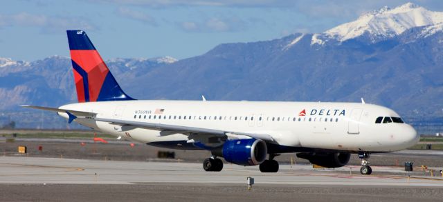 Airbus A320 (N366NW)