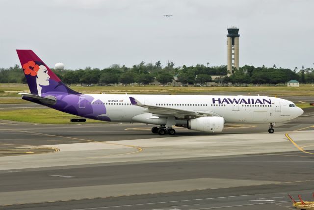 Airbus A330-200 (N375HA)