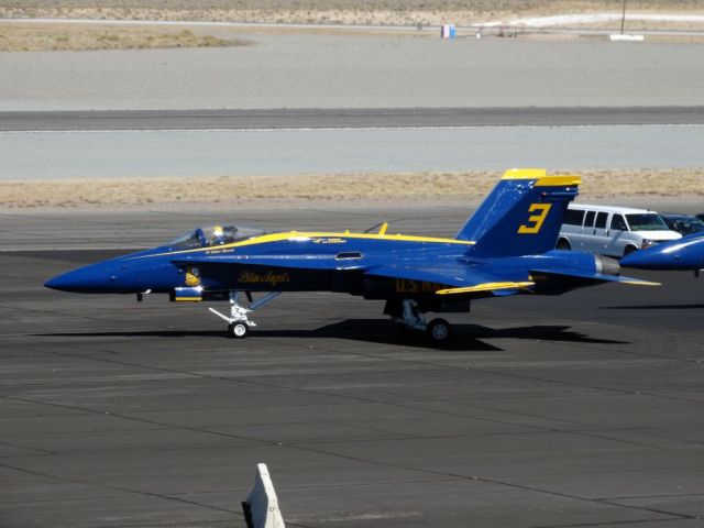 McDonnell Douglas FA-18 Hornet (16-3438)