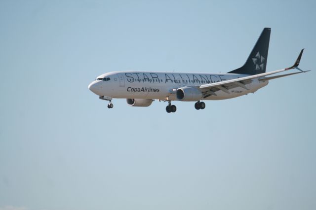 Boeing 737-800 (HP-1728CMP)