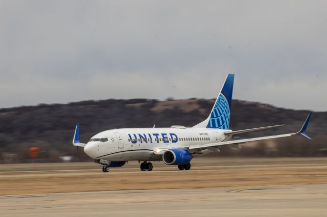 Boeing 737-700 (N14731) - This 737-7 was retrofitted with the scimitar winglets.