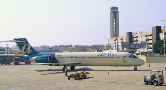 Boeing 717-200 (N952AT)