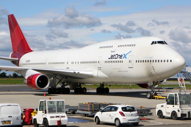 Boeing 747-400 (VQ-BZV)