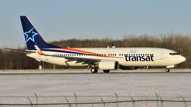 Boeing 737-800 (C-GTQX)