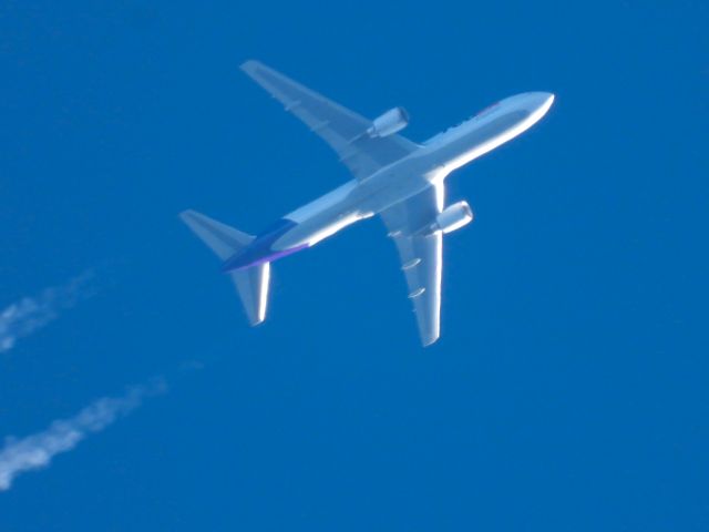 BOEING 767-300 (N266FE) - FDX817br /MEM-GEGbr /12/04/2024