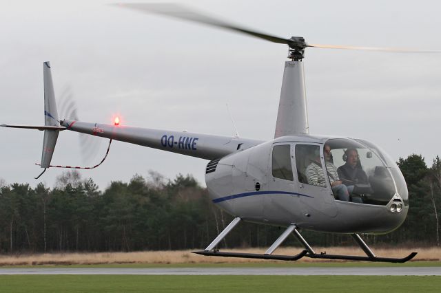Robinson R-44 (OO-HNE)