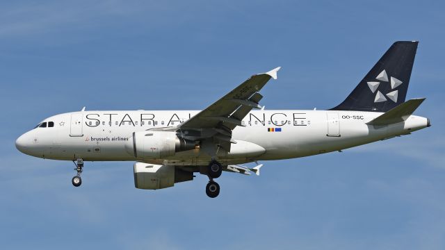 Airbus A319 (OO-SSC)