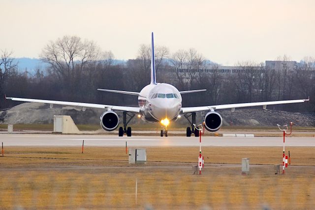 Airbus A320 (VP-BWE)