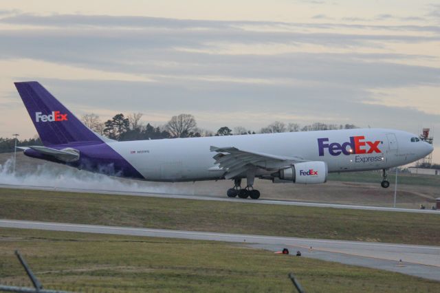 Airbus A300F4-600 (N691FE)