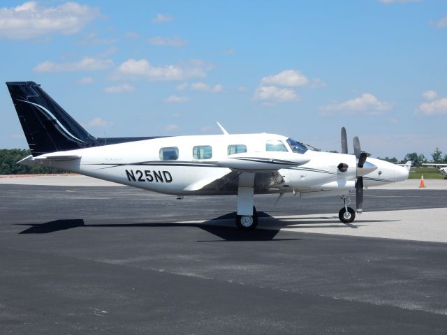 Piper Cheyenne 2 (N25ND)