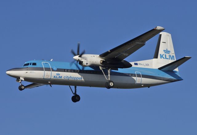 Fokker Maritime Enforcer (PH-LXR) - KLM cityhopper - Fokker 50 C/N 20277 - PH-LXR - Approach to Runway 25R at Brussels - 2005-Jan-16.