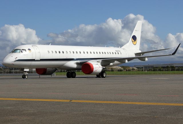 Embraer ERJ-190 (N227GV)