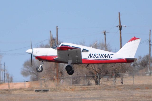 Piper Cherokee (N828MC)