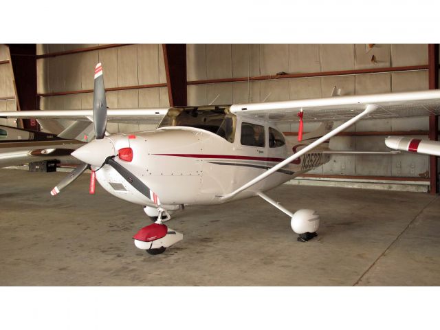 Cessna Skylane (N35221) - The Skylane is a great personal travel aircraft!