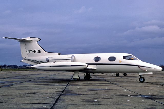 OY-EGE — - GATES LEAR JET 24 - REG OY-EGE (CN 24-124) - HEATHROW INTERNATIONAL AIRPORT LONDON UK. EGLL (15/12/1966)