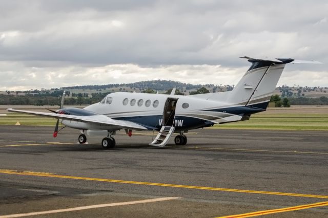 Beechcraft Super King Air 200 (VH-ZMW)