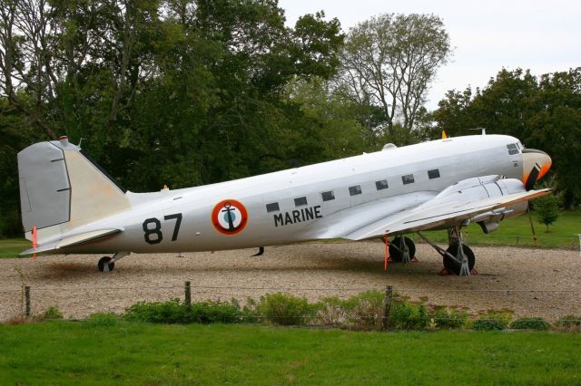 FNY87 — - Douglas C-47 DL, Static Display, Lann Bihoué Air Base (LFRH-LRT)