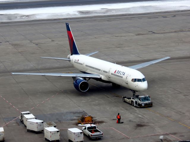 Boeing 757-200 (N501US)