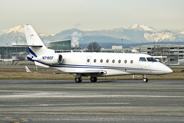 GILES G-200 (N718CF)