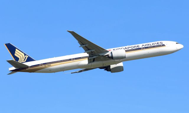 BOEING 777-300ER (9V-SWN)