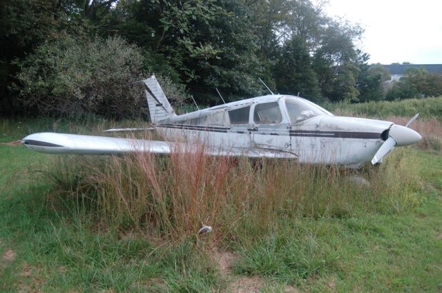 Piper Cherokee (N4975L)