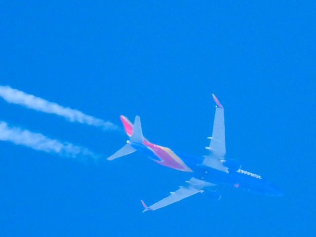Boeing 737-800 (N8551Q)