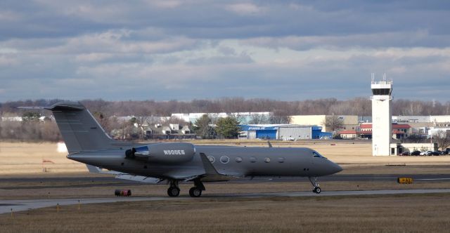 Gulfstream Aerospace Gulfstream IV (N900EG) - Taxiing for departure is this 1989 Gulfstream IV in the Winter of 2020.