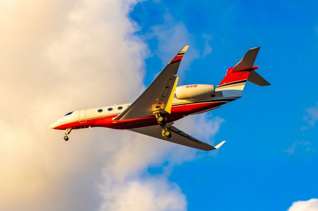 GULFSTREAM AEROSPACE G-7 Gulfstream G600 (N151B) - Gulfstream 600 landing at PHX on 12/13/22. Taken with a Canon R7 and Tamron 70-200 G2 lens.