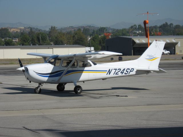 Cessna Skyhawk (N724SP) - Parked at Fullerton