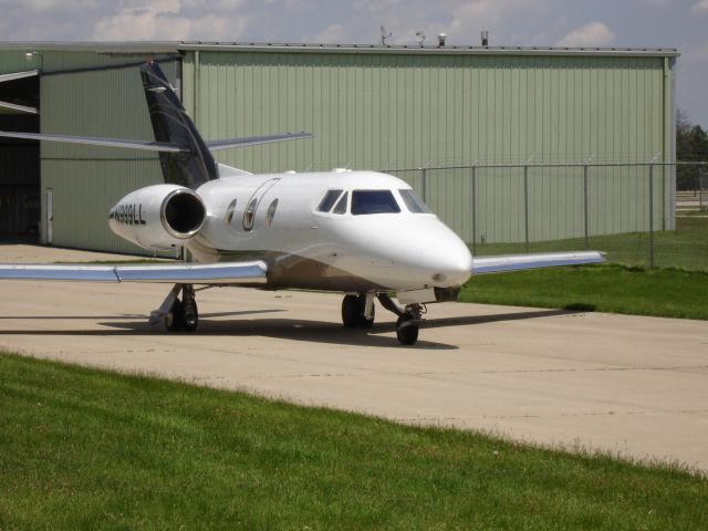 Dassault Falcon 10 (N999LL)