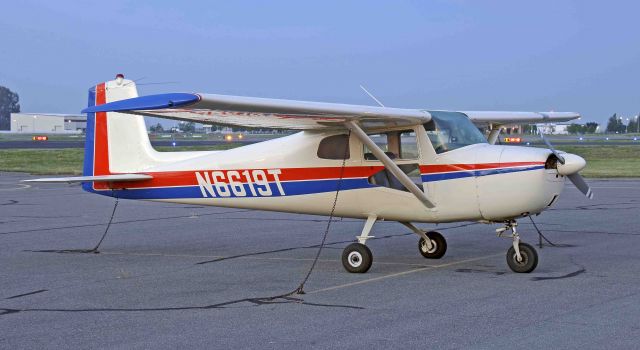 Cessna Skyhawk (N6619T)