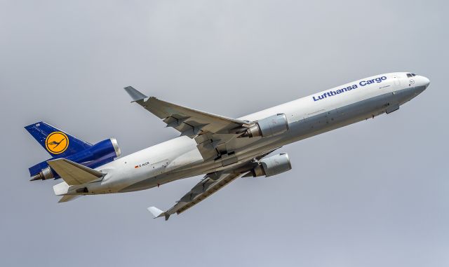 Boeing MD-11 (D-ALCB) - Just two hours on the ground and then airborne again! This time on her way to Dallas