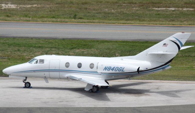 Dassault Falcon 10 (N840GL)