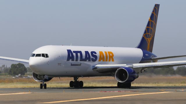 BOEING 767-300 (N1511A)