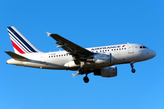 Airbus A318 (F-GUGB)