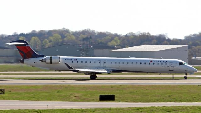 Canadair Regional Jet CRJ-900 (N816SK)