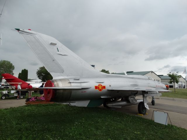 Cessna 350 (N21MG) - Mikoyan-Gurevich MiG-21PF