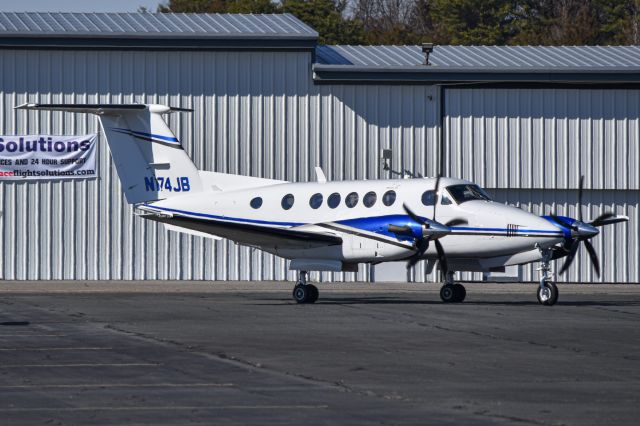 Beechcraft Super King Air 200 (N174JB)