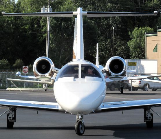 Cessna Citation CJ3 (N525EZ) - The aircraft is based at RELIANT AIR. They have the lowest fuel price on the Danbury (KDXR) airport.