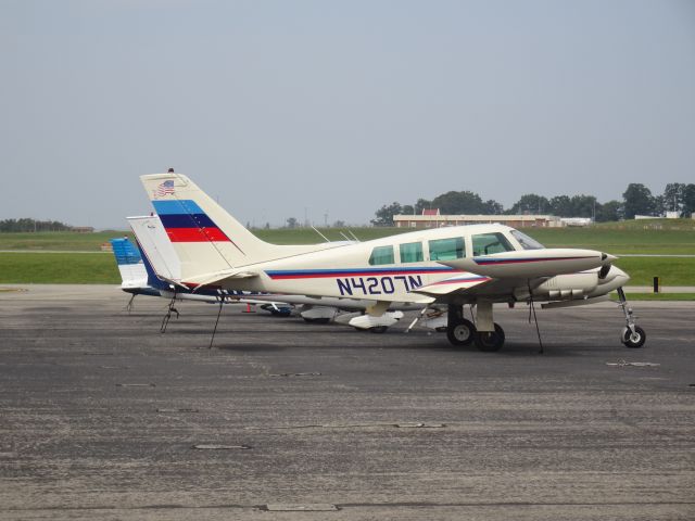 Cessna 310 (N4207N)