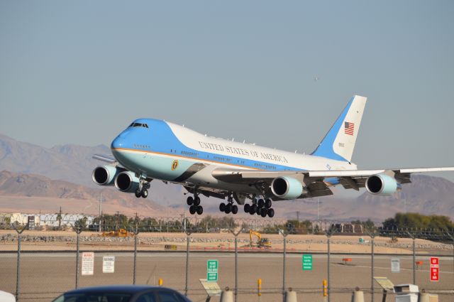 BOEING 747-300 — - Air Force One on Approach to 25L November 21 2014