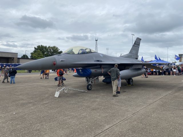 Lockheed F-16 Fighting Falcon — - Date Taken: September 10, 2022br /From the 2022 Smoky Mountain Airshow, starring the US Navy Blue Angels!