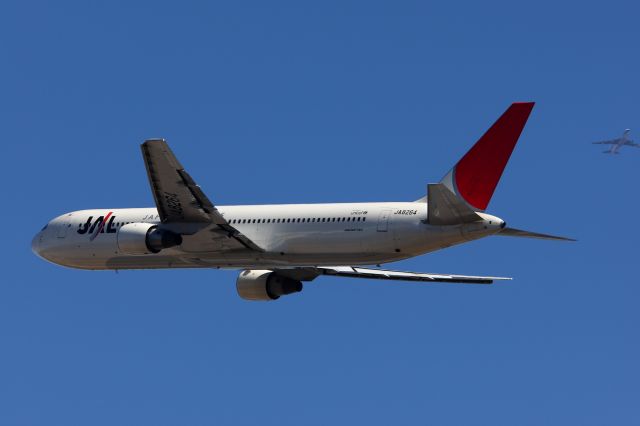 BOEING 767-300 —