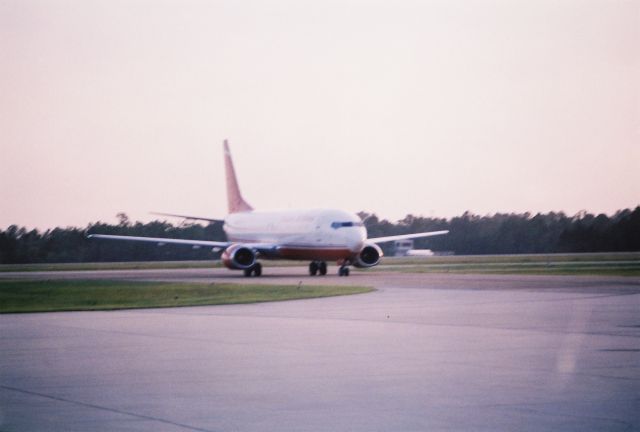 BOEING 737-400 (N742VA)