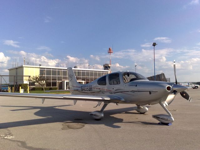 Cirrus SR-22 (N408SR)