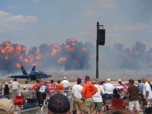 — — - REMEMBRANCE  Before his last flight - BLUE ANGEL 6   Beaufort, SC airshow April 2007